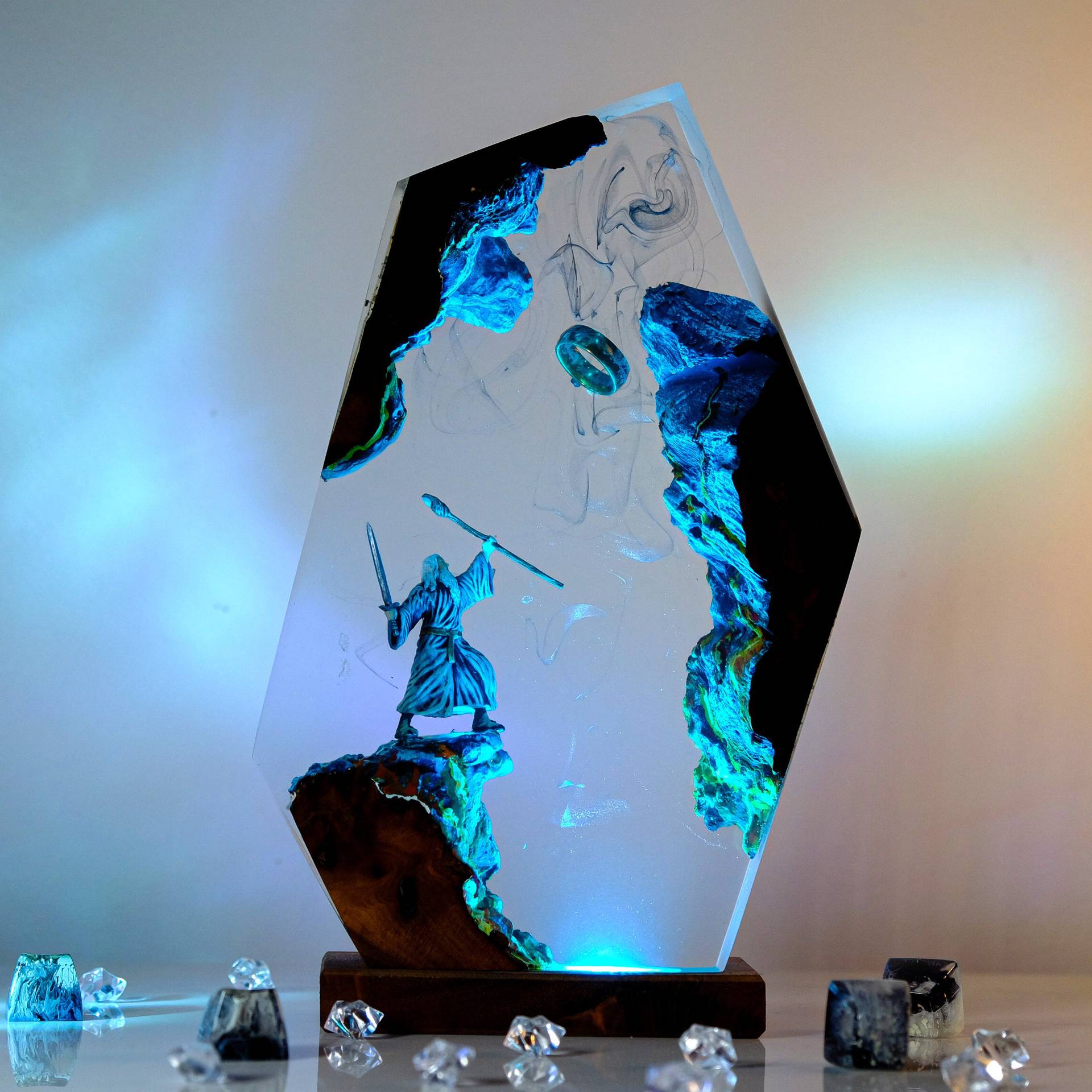 Lighting Christmas Decor - Figurka z sceny filmowej, stolik, lampa